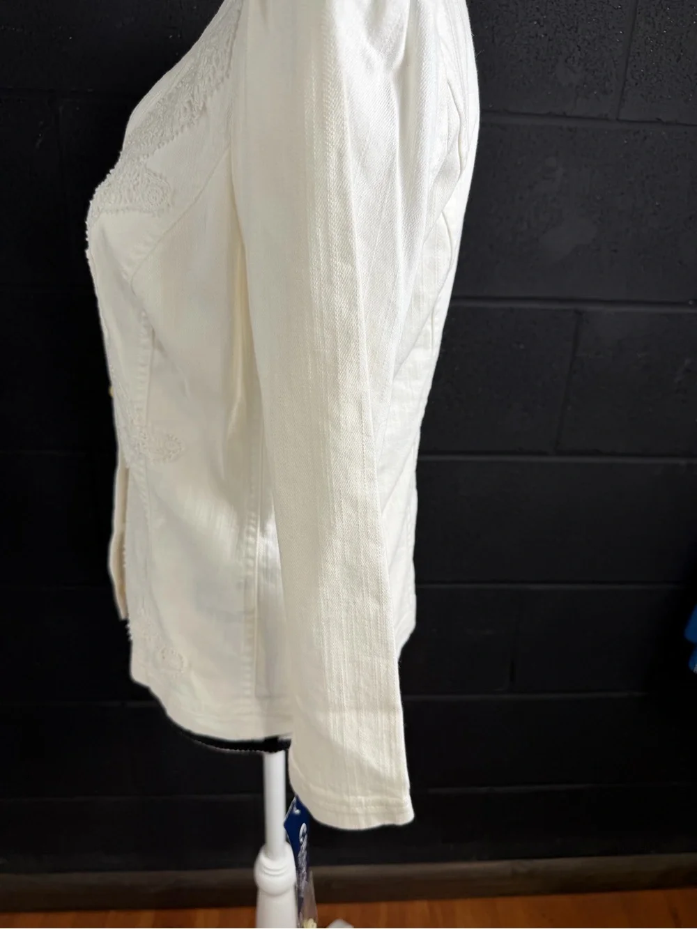 Chaps White Embroidered Button-Front Women’s Shirt/Jacket , puff sleeve NWT Med